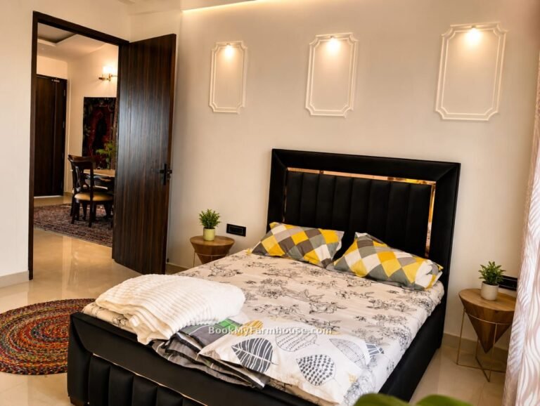 BMF Anand private farmhouse in Noida, bedroom 2