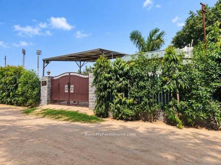 BMF Aqua private farmhouse in Noida, entrance gate