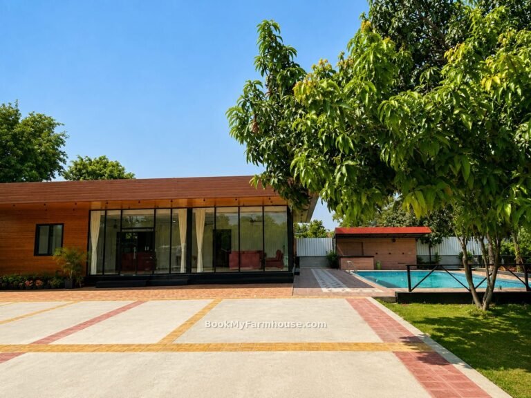 The Party Garden private farmhouse in Noida, villa and parking